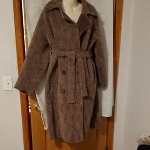 Plush- pile brown winter coat
